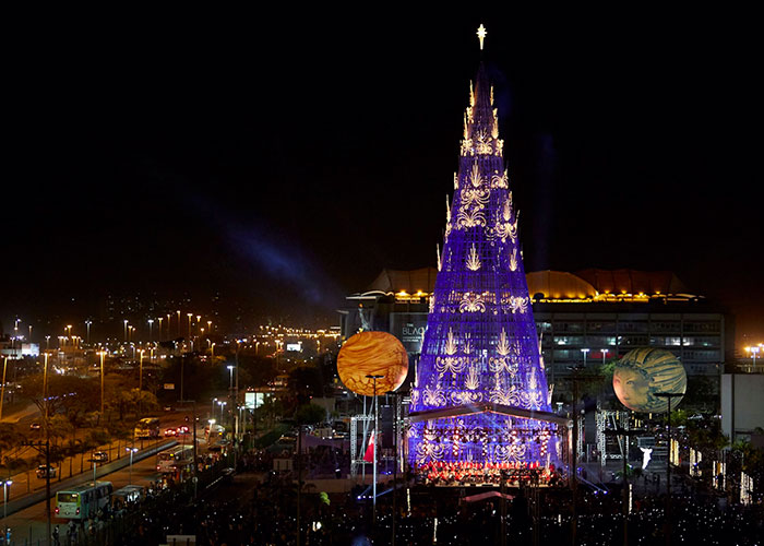 Rio-De-Janeiro-Spettacolo-di-luci-per-il-Natale-9